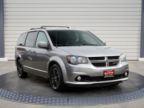 Used 2019 Dodge Grand Caravan GT image 1