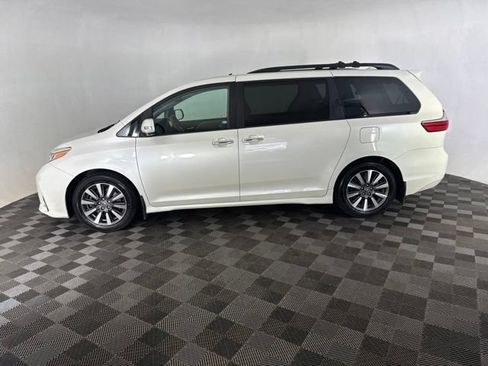 Used 2019 Toyota Sienna Limited Premium FWD image 10
