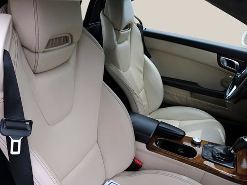Used 2014 Mercedes-Benz SLK 250 image 24