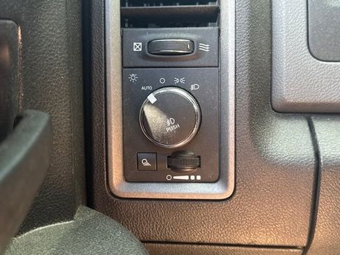 Used 2018 RAM 1500 Express w/ Express Value Package AWD/4WD image 30