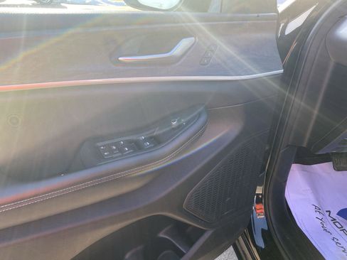 Used 2024 Jeep Grand Cherokee L Limited w/ Luxury Tech Group II image 11