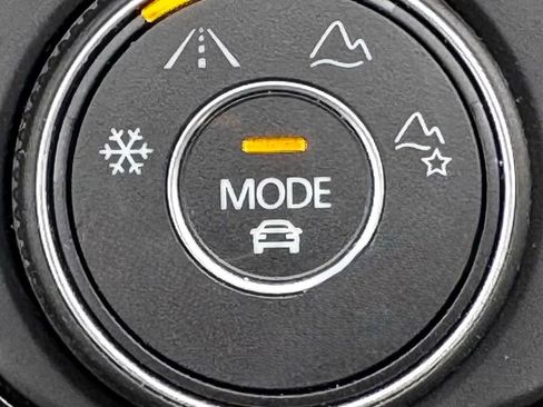 Used 2025 Volkswagen Taos S image 15