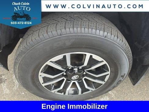 Used 2022 Toyota Tacoma TRD Sport w/ Black Out Package (TMS) AWD/4WD image 4