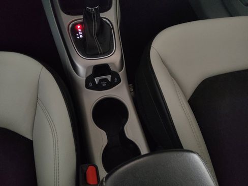 Used 2018 Jeep Compass Latitude w/ Popular Equipment Group FWD image 26