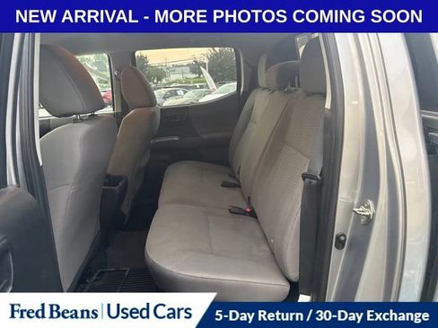 Used 2016 Toyota Tacoma SR5 w/ SR5 Appearance Package (SN) AWD/4WD image 12