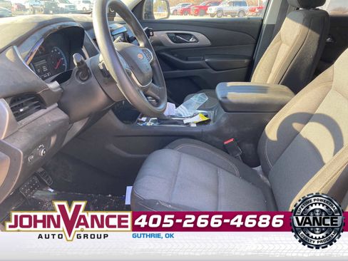 Used 2020 Chevrolet Traverse LS image 3