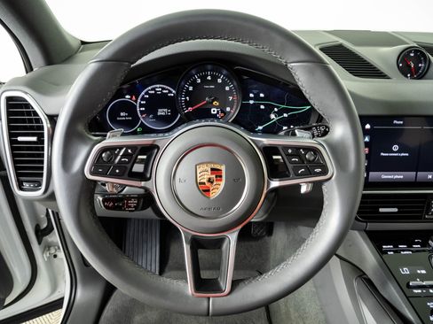 Certified 2023 Porsche Cayenne AWD/4WD image 8