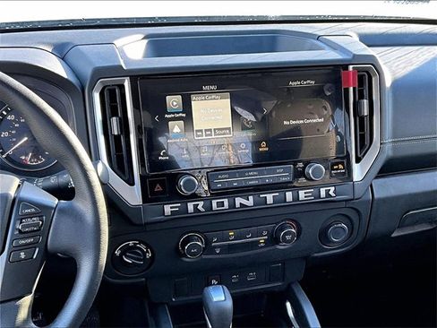Used 2025 Nissan Frontier SV image 6