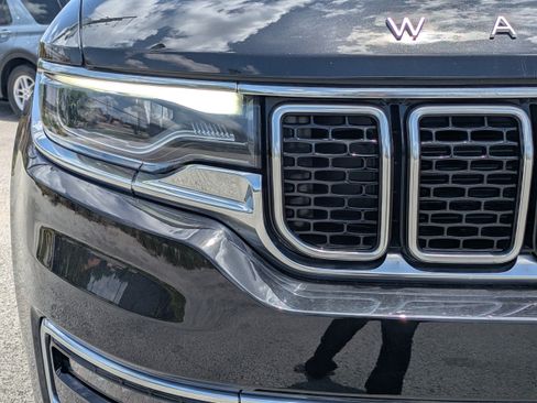Used 2024 Jeep Wagoneer Series III w/ Premium Group I AWD/4WD image 10