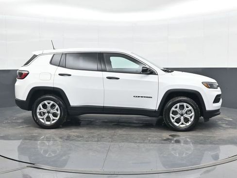 Used 2025 Jeep Compass Sport AWD/4WD image 5