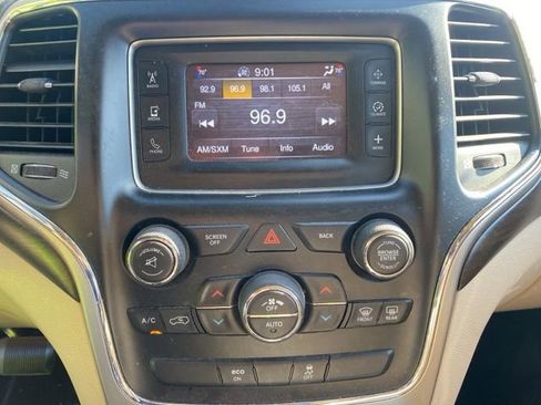 Used 2014 Jeep Grand Cherokee Laredo w/ Quick Order Package 23E AWD/4WD image 18