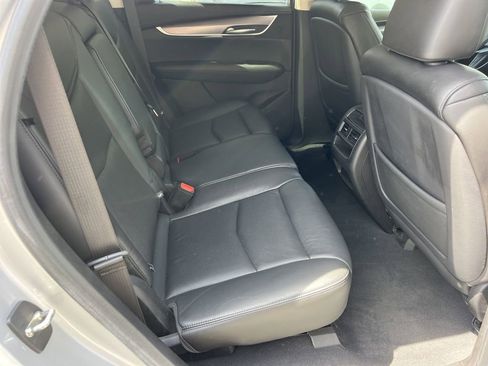 Used 2018 Cadillac XT5 Luxury w/ Driver Awareness Package FWD image 12