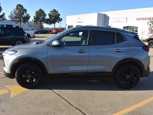 Used 2024 Buick Encore GX Sport Touring image 10