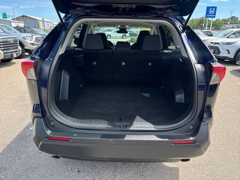 Used 2025 Toyota RAV4 XLE AWD/4WD image 7