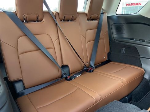 New 2026 Nissan Pathfinder Platinum AWD/4WD image 23
