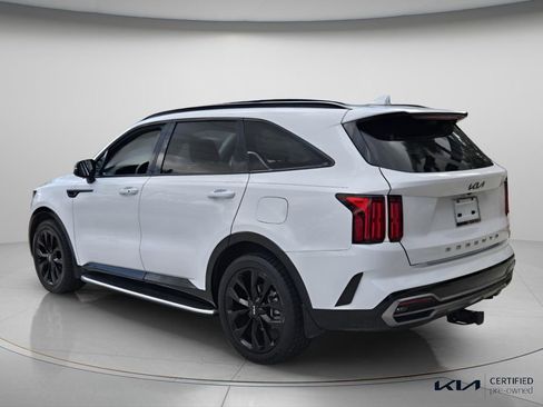 Certified 2022 Kia Sorento SX FWD image 8