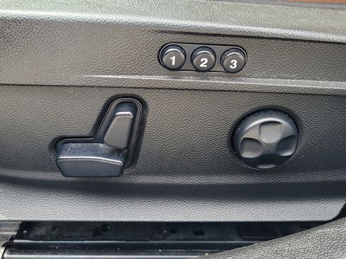 Used 2019 Alfa Romeo Giulia AWD w/ Cold Weather Package image 23