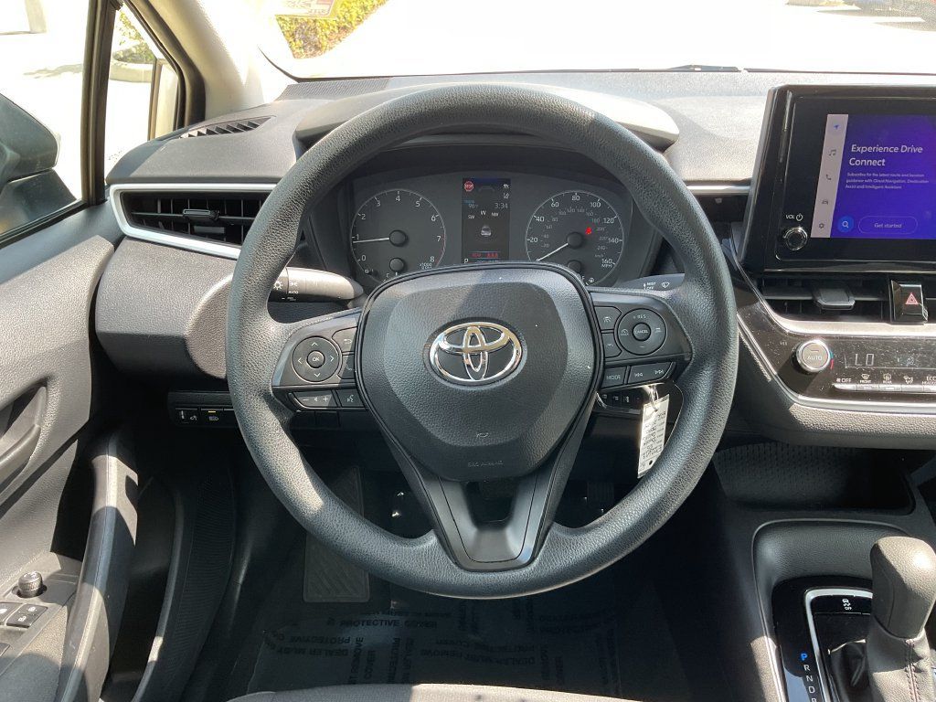 Used 2025 Toyota Corolla LE FWD image 20