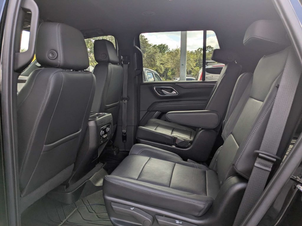 Used 2022 Chevrolet Tahoe LT w/ Luxury Package RWD image 17