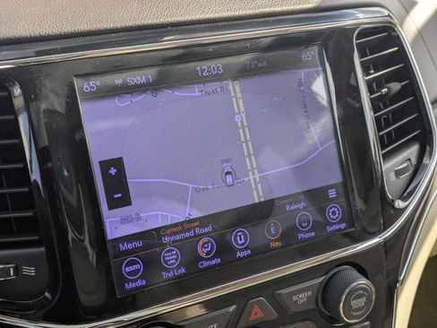 Used 2020 Jeep Grand Cherokee Overland image 13