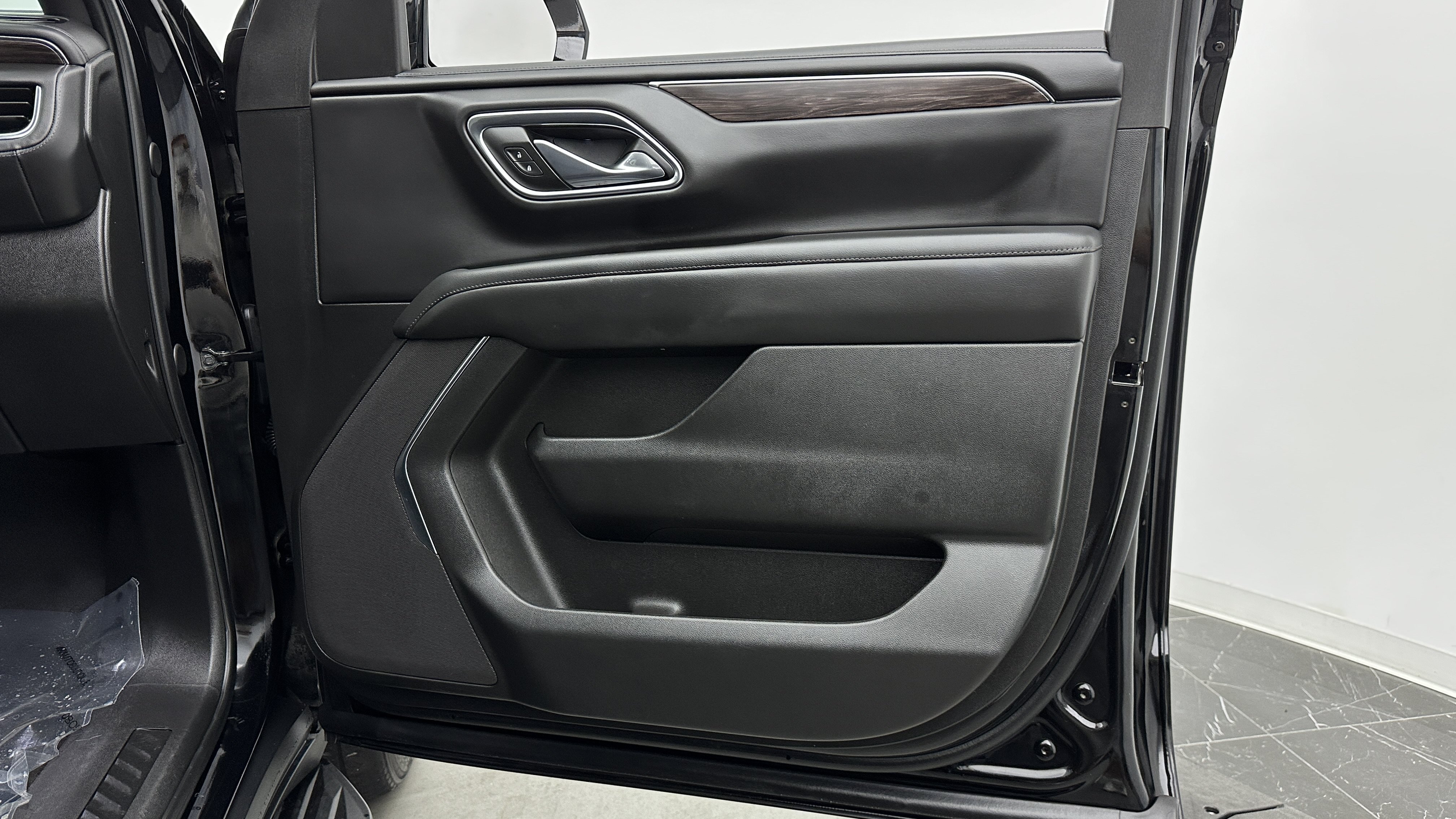 Used 2024 Chevrolet Tahoe LS RWD image 36