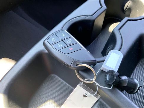 Used 2025 Chevrolet Silverado 1500 LT RWD image 14