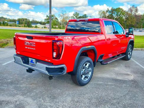 Used 2025 GMC Sierra 2500 SLE image 4