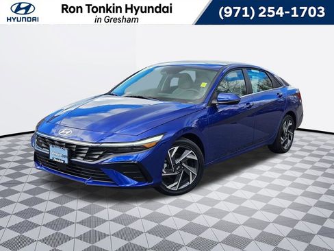 Certified 2025 Hyundai Elantra Limited w/ Cargo Package FWD image 1