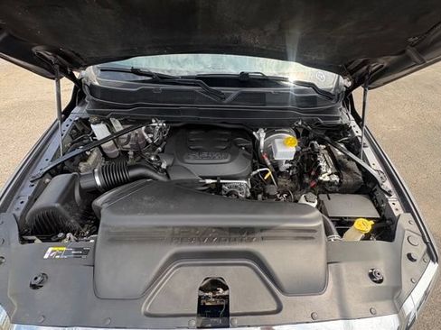 Used 2025 RAM 2500 Big Horn AWD/4WD image 30