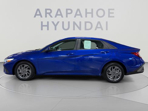 Used 2024 Hyundai Elantra SEL FWD image 2