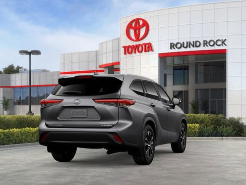 New 2026 Toyota Highlander XLE AWD/4WD image 9