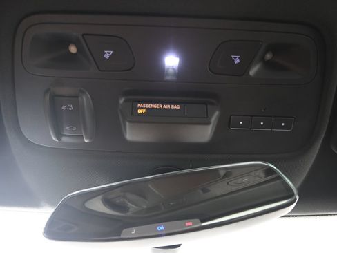 Used 2018 Chevrolet Camaro SS RWD image 34