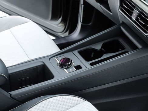 New 2026 Volkswagen Tiguan SE AWD/4WD image 34
