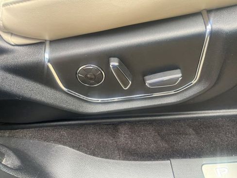 Used 2019 Ford Expedition Platinum RWD image 13