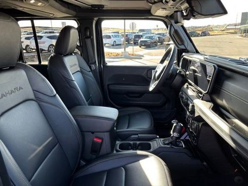 Used 2024 Jeep Wrangler Unlimited Sahara w/ Technology Group image 29