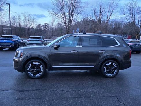 Used 2023 Kia Telluride S image 5