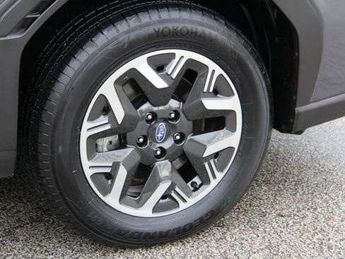 Used 2025 Subaru Forester image 12