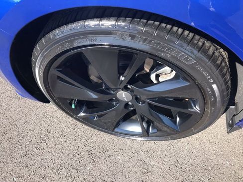 Used 2023 Genesis G70 2.0T w/ Sport Prestige Package image 10