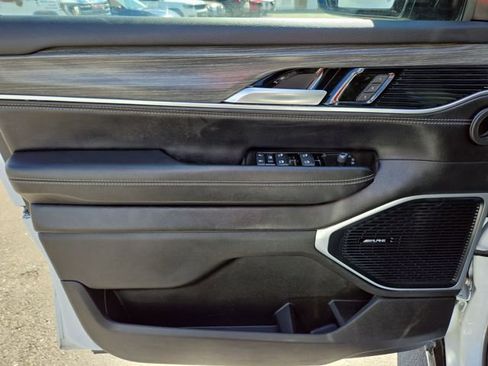 Used 2024 Jeep Wagoneer L Series III w/ Flexible Seating Group image 14