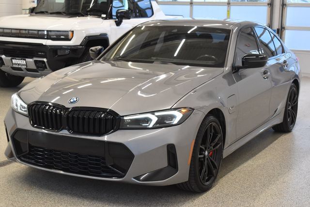 Used 2023 BMW 330e xDrive w/ M Sport Package AWD/4WD image 9