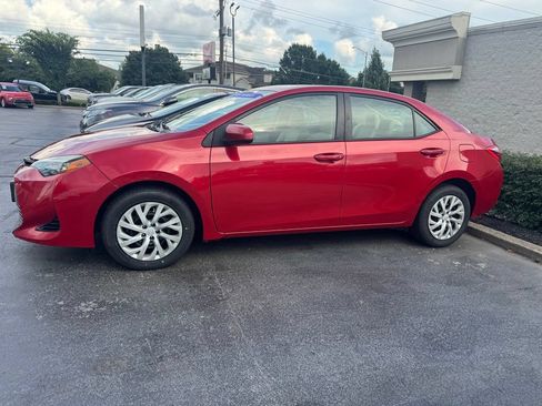 Used 2017 Toyota Corolla LE FWD image 2