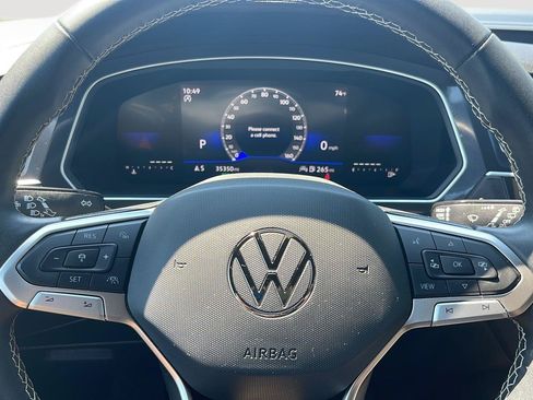 Used 2023 Volkswagen Tiguan SE w/ Panoramic Sunroof Package FWD image 22