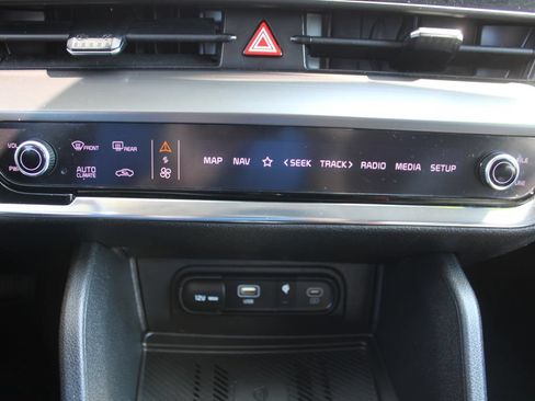 Used 2023 Kia Sportage EX FWD image 39
