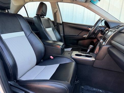 Used 2013 Toyota Camry SE FWD image 15