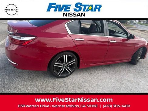 Used 2017 Honda Accord Sport image 8