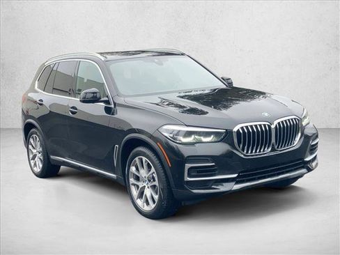 Used 2023 BMW X5 xDrive40i w/ Premium Package image 3