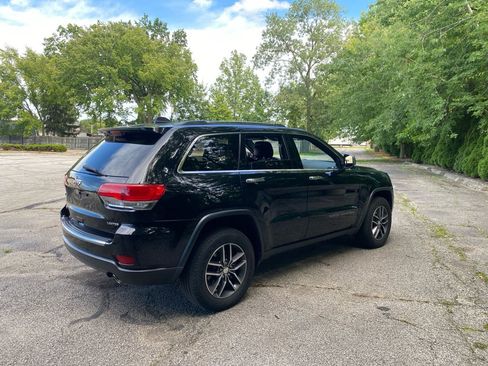 Used 2018 Jeep Grand Cherokee Limited AWD/4WD image 5