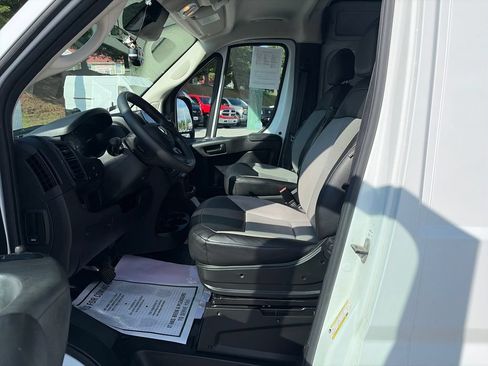 Used 2025 RAM ProMaster 3500 w/ Convenience Group FWD image 10