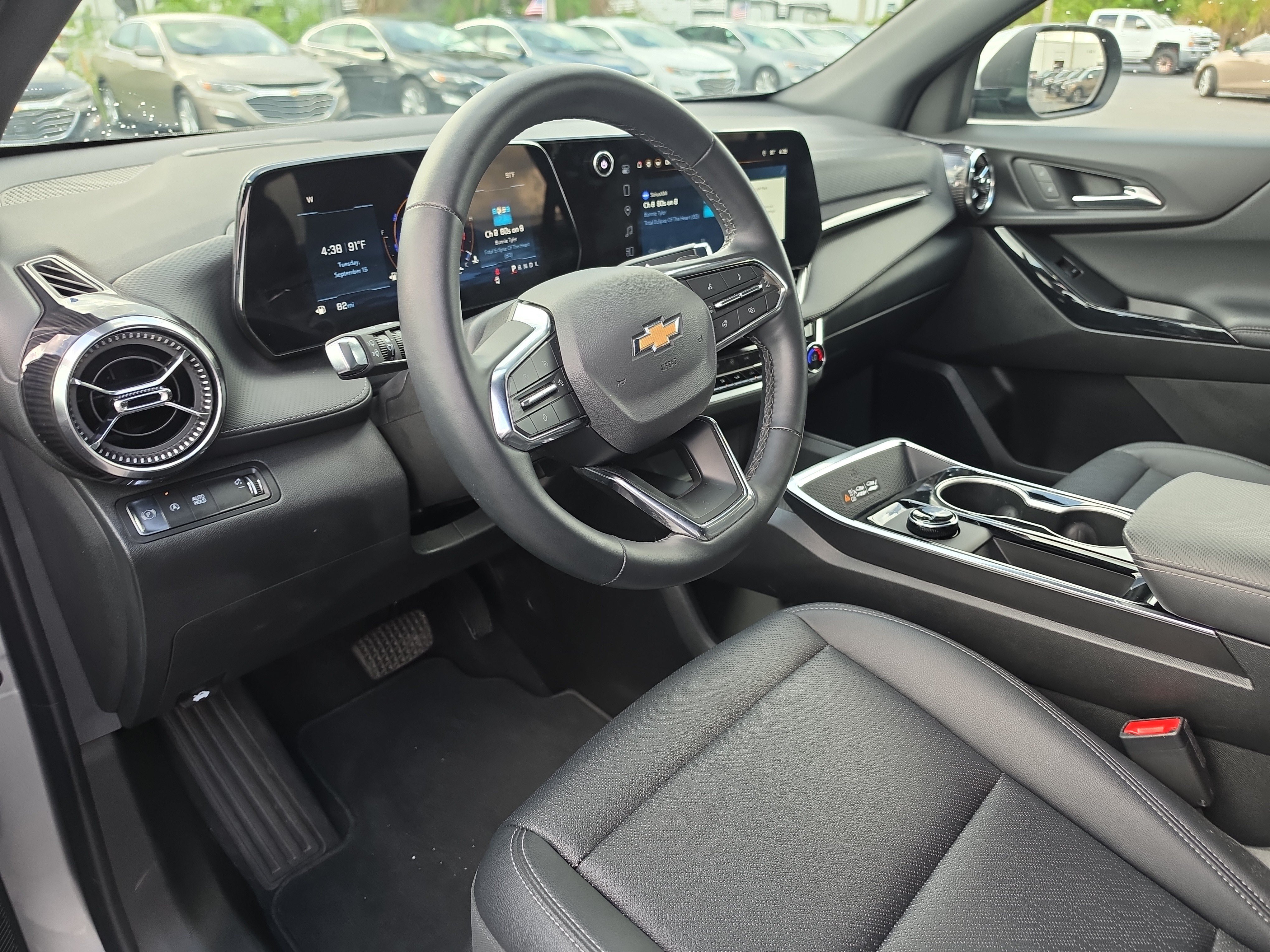 Certified 2026 Chevrolet Equinox LT w/ Convenience Package II FWD image 14