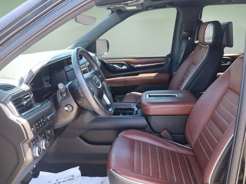 Used 2023 GMC Yukon Denali Ultimate AWD/4WD image 17